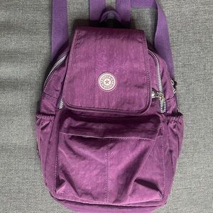 Kipling stye nylon small backpack
Like new condition
Size 14x10x4 inch